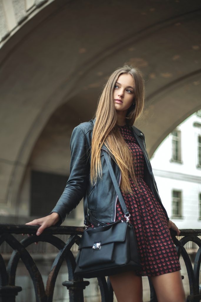 pexels velika crna torba