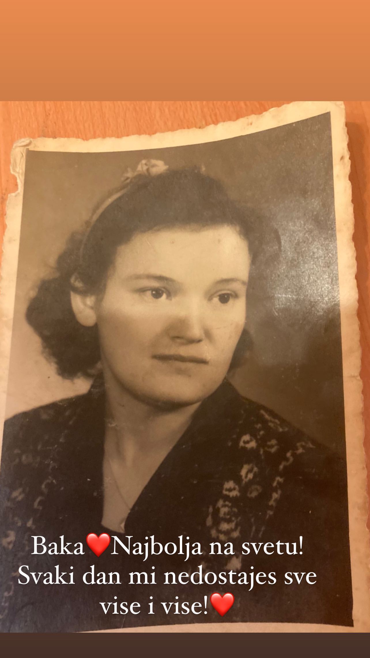 OTVORILA STARI PORODIČNI ALBUM: Sofija Milošević pokazala koliko sin Aleksej liči na nju i prisetila se bake i deke! (FOTO) 3 sofija milo baka