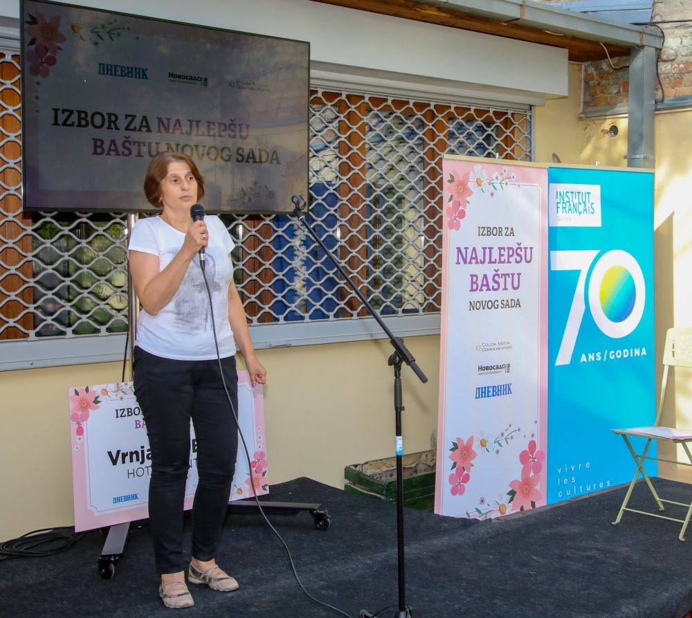 Pobednica konkursa “Najlepša bašta Novog Sada” je Jelka Kašiković 2 7 HADR8311