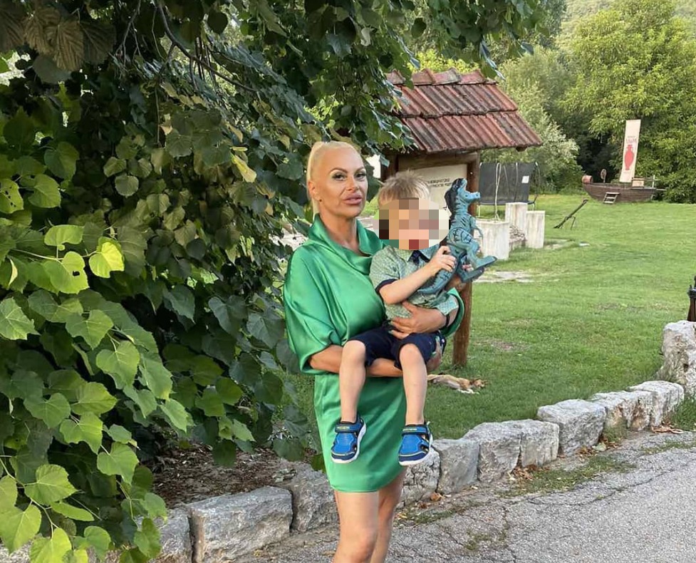 ŽAO MI JE, NISAM MOGLA DA STIGNEM: Marija i Siniša Kulić organizovali proslavu za unuka Željka, Miljana se nije pojavila! (FOTO) 1 marija i zeljko