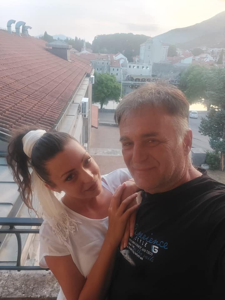 Branislav Lecic sa devojkom