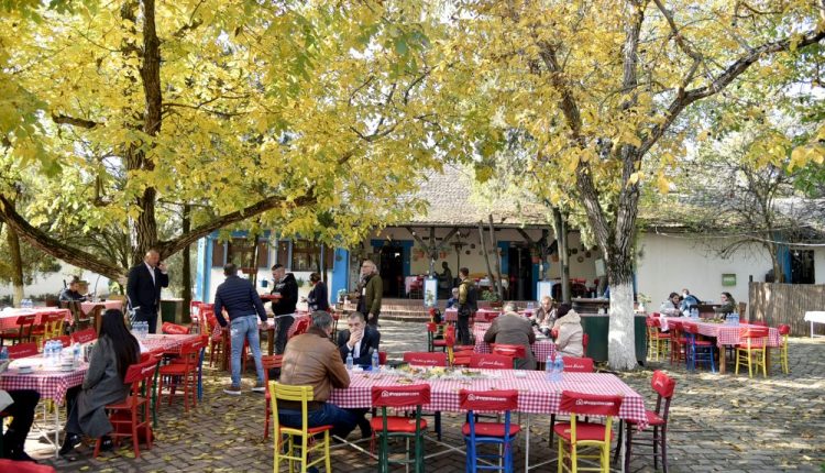 3141