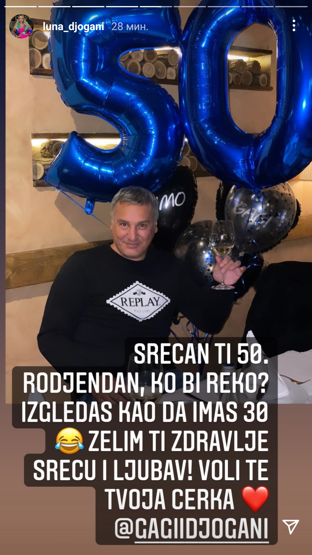 PORODICA NA OKUPU: Luna Đogani i Marko Miljković upriličili proslavu Gagijevog 50. rođendana (FOTO) 2 Luna Djogani objava 1