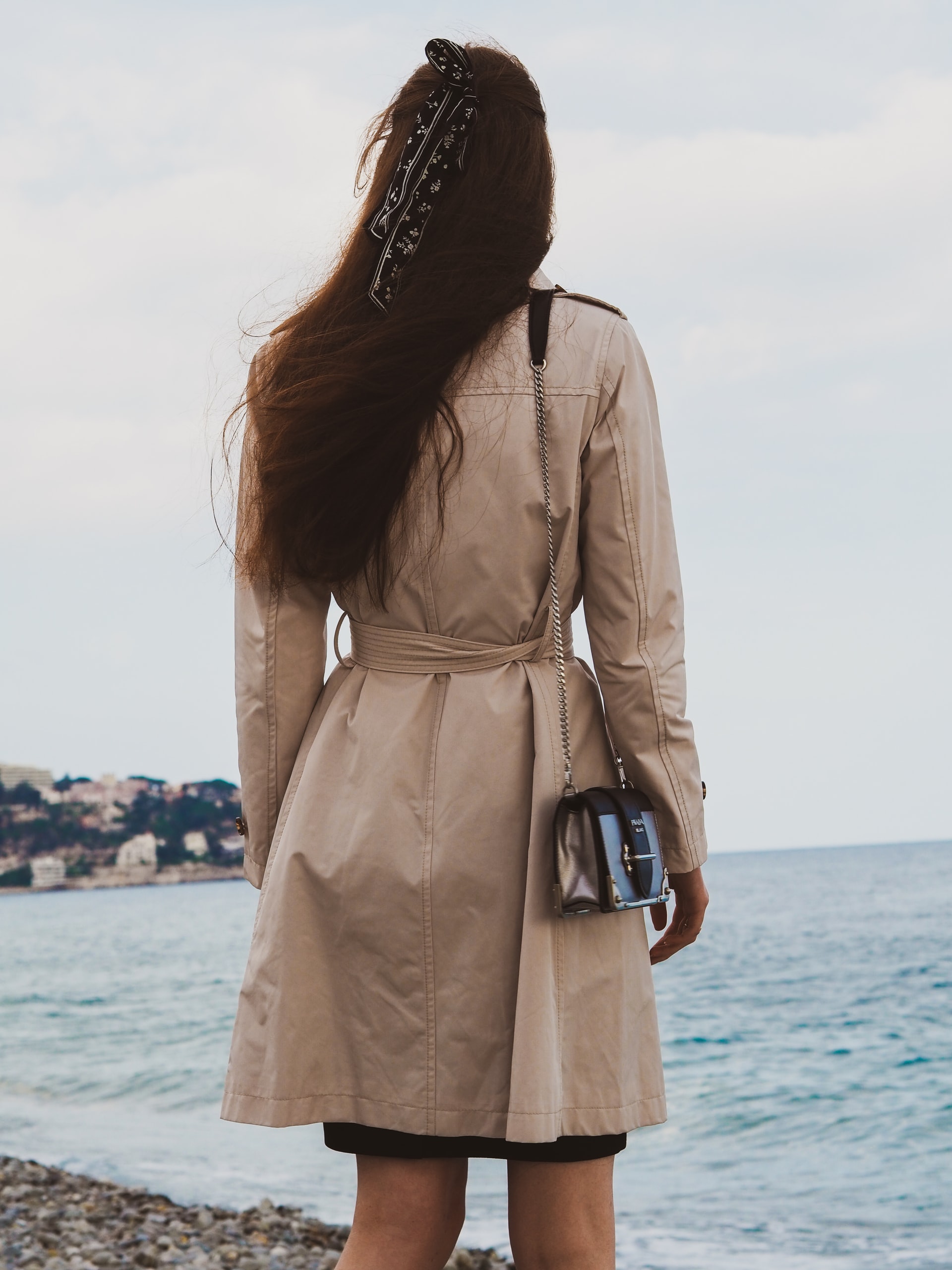 devojka mantil unsplash.com