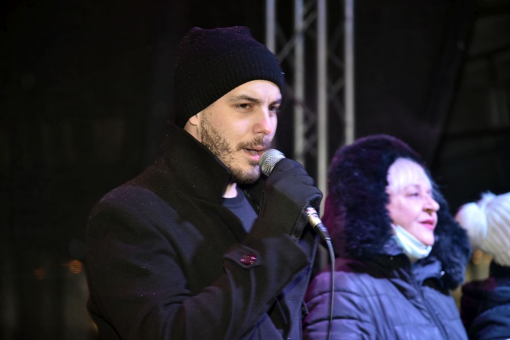 Festival “Božićna čarolija”: Crkveni hor "Isusovi anđeli", hor "Muzika srca" i Muzički sastav "MI & LA" na platou ispred Promenade 3 4 7955