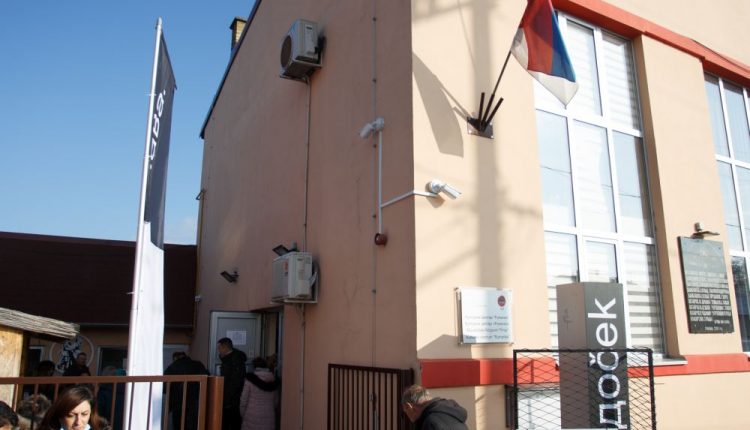 Spolja 4