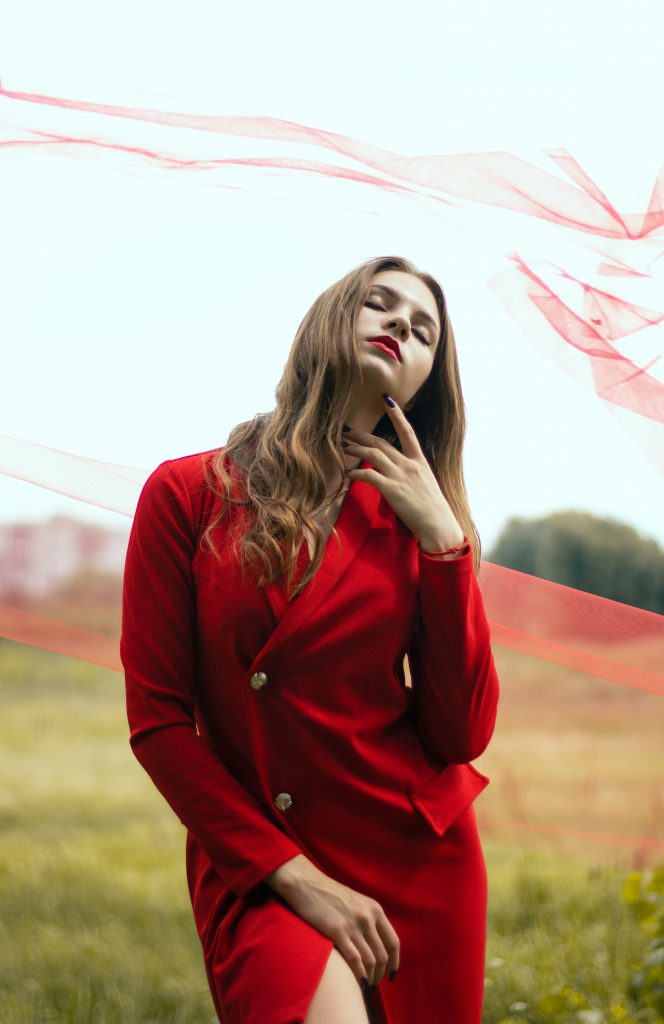 NIJE SAMO BOJA LJUBAVI: Zašto treba da nosite odeću crvene nijanse? 2 pexels crvena boja 3