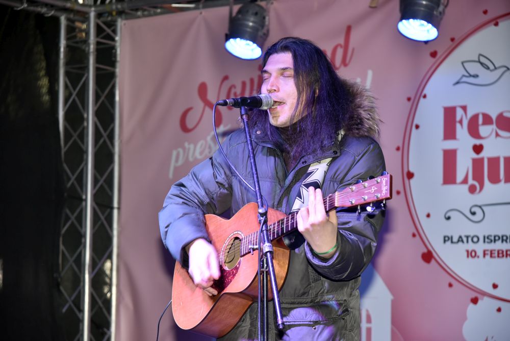 #FestivalLjubavi2022: Članovi ruskog teatra "Dar" na platou ispred Promenade 1 2 7394