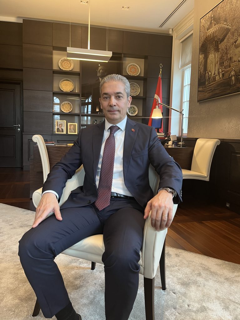 Ambasador Aksoj: Odnosi Srbije i Turske najbolji u istoriji između naše dve zemlje, Tursku je prošle godine posetilo preko 230.000 srpskih turista 1 Hami Askoj 3