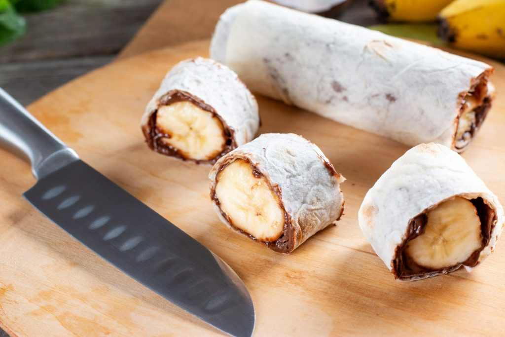 Rolat sa cokoladom i bananama 1 freepik.com