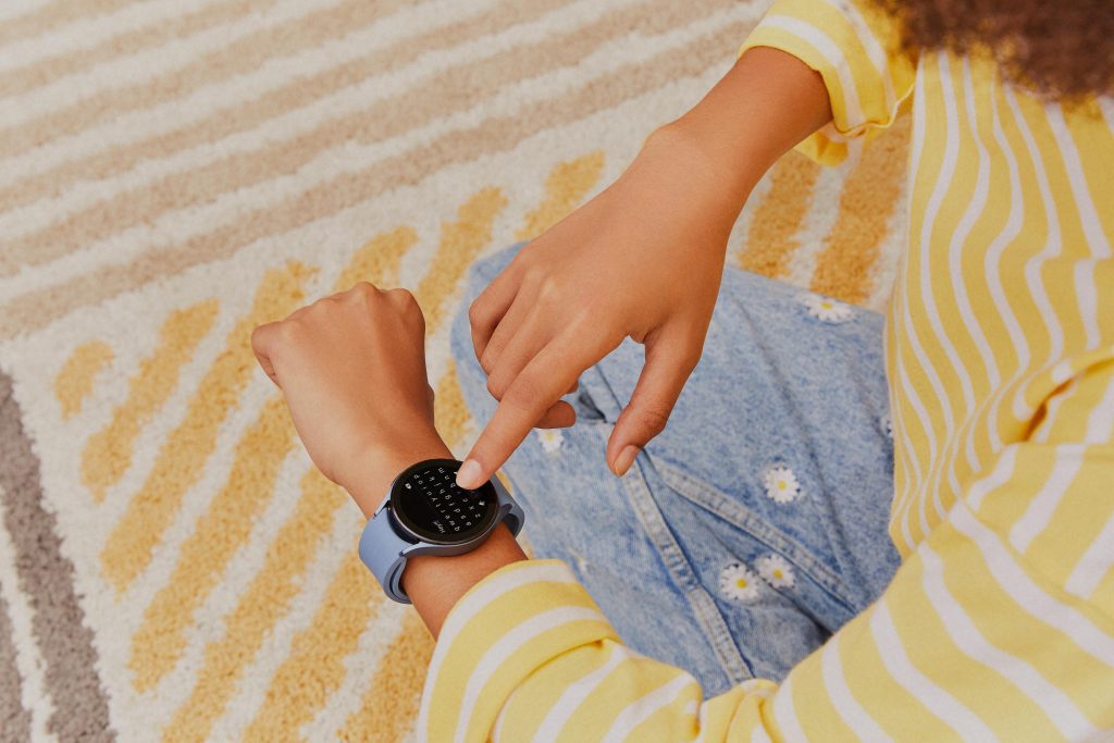 3 081 lifestyle galaxy watch5 sapphire LI