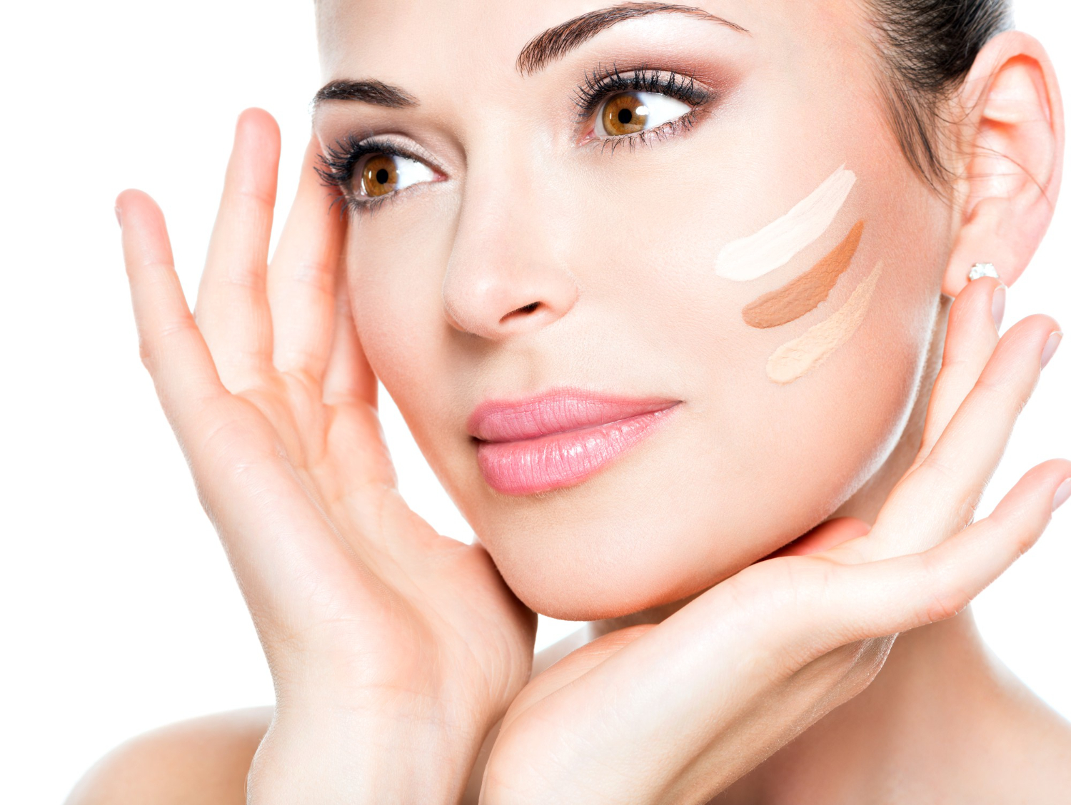 devojka lice tecni puder nijanse freepik.com