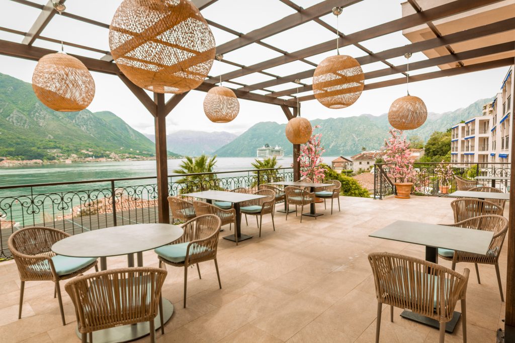 HUMA KOTOR BAY HOTEL & VILLAS: Mesto gde mitovi postaju stvarnost 2 txt 2
