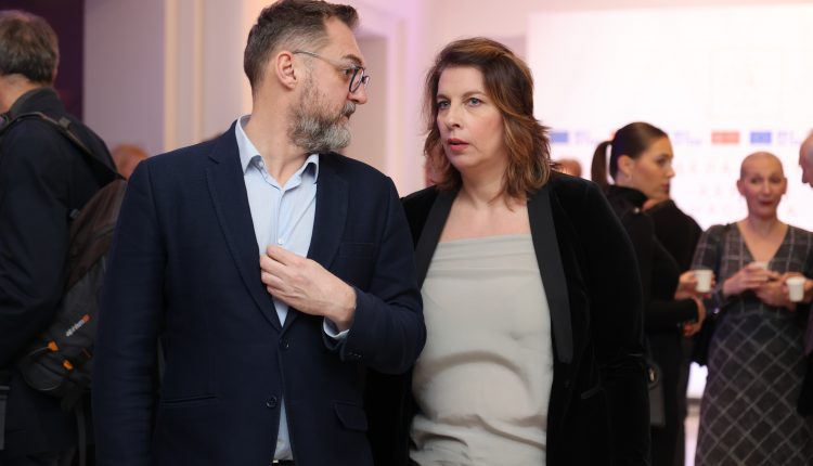 Heroji nasledja 33