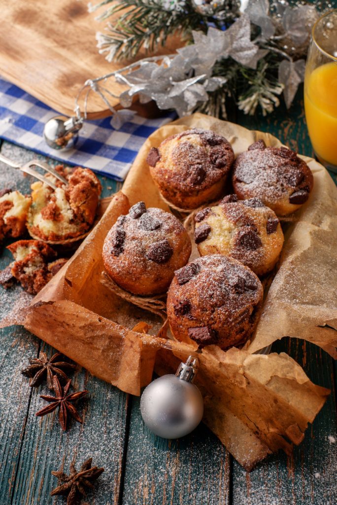 RECEPT DANA: Mafini sa komadićima čokolade 1 mafini sa komadicima cokolade freepik.com