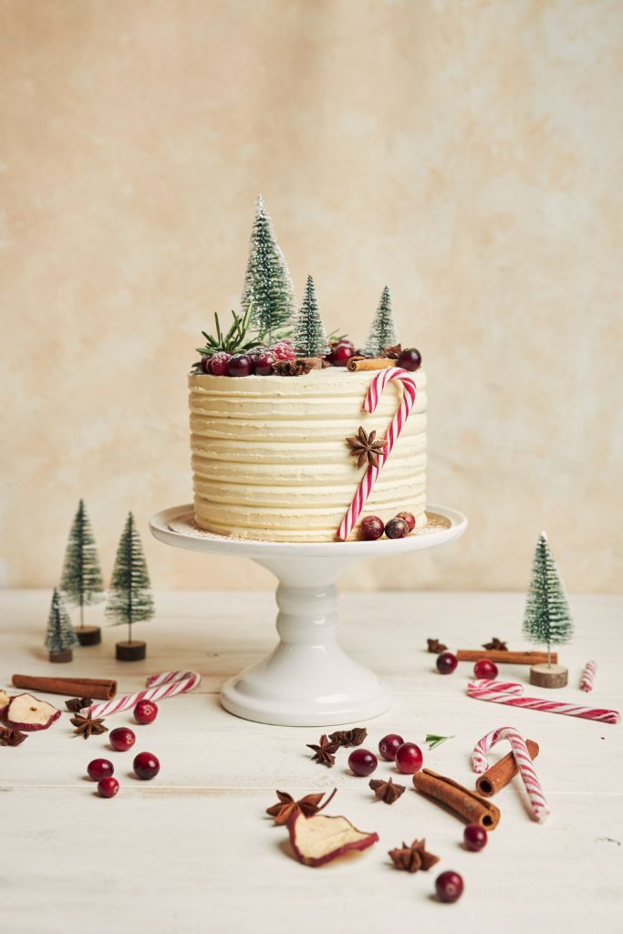 novogodisnja bela torta freepik.com