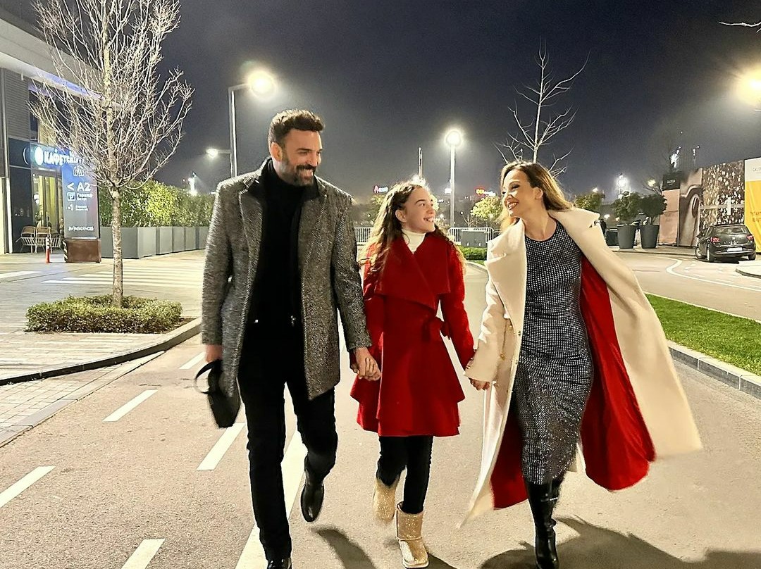 VEOMA SMO PONOSNI NA NINU: Ivan Bosiljčić progovorio o odnosu sa ćerkom i njenim interesovanjima 1 Jelena Tomasevic i Ivan Bosiljcic sa cerkom