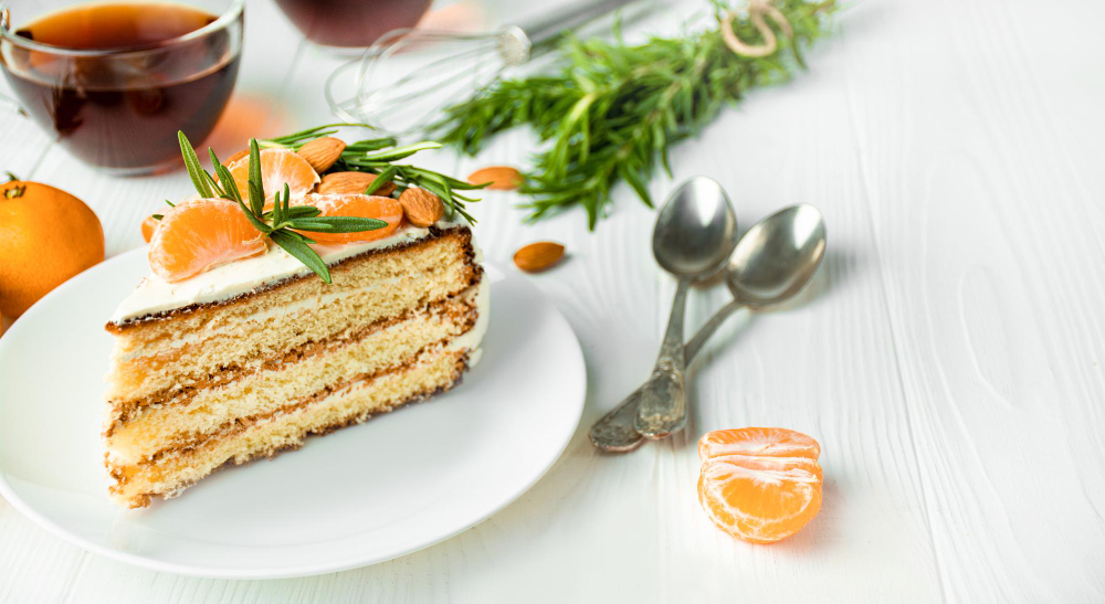 RECEPT DANA: Bela torta od lešnika 1 torta sa lesnicima freepik.com 1