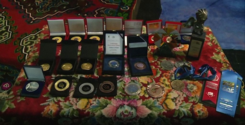 Modni fotograf Pavel Surovi osvojio 100 medalja na međunarodnim takmičenjima 3 srpski modni fotograf pavel surovi medalje