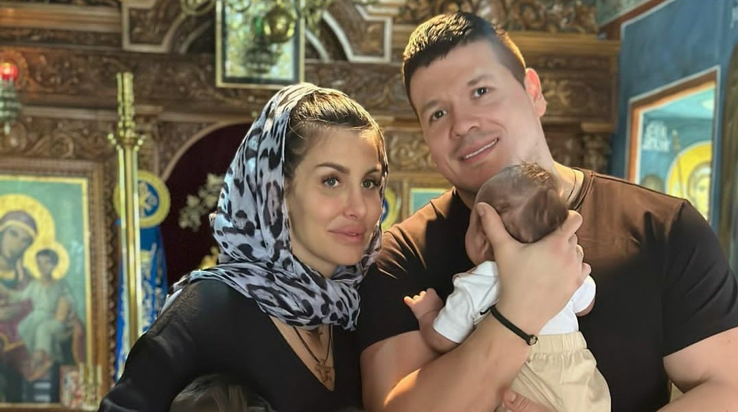 POSEBAN DAN ZA ZALJUBLJENI PAR: Jelena i Sloba Radanović krstili sina Damjana (FOTO) 2 Jelena Radanovic objava