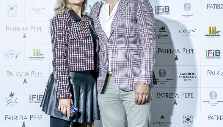 Zoran DJordjevic direktor Poste sa koleginicom