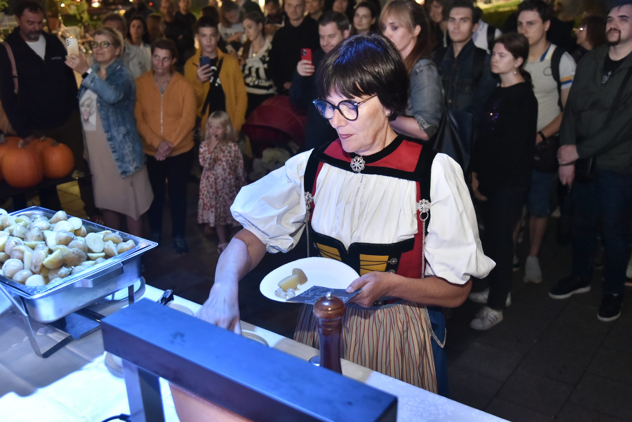 Novosađani uživali u ukusima sedam svetskih kuhinja 3 Svajcarska1 scaled
