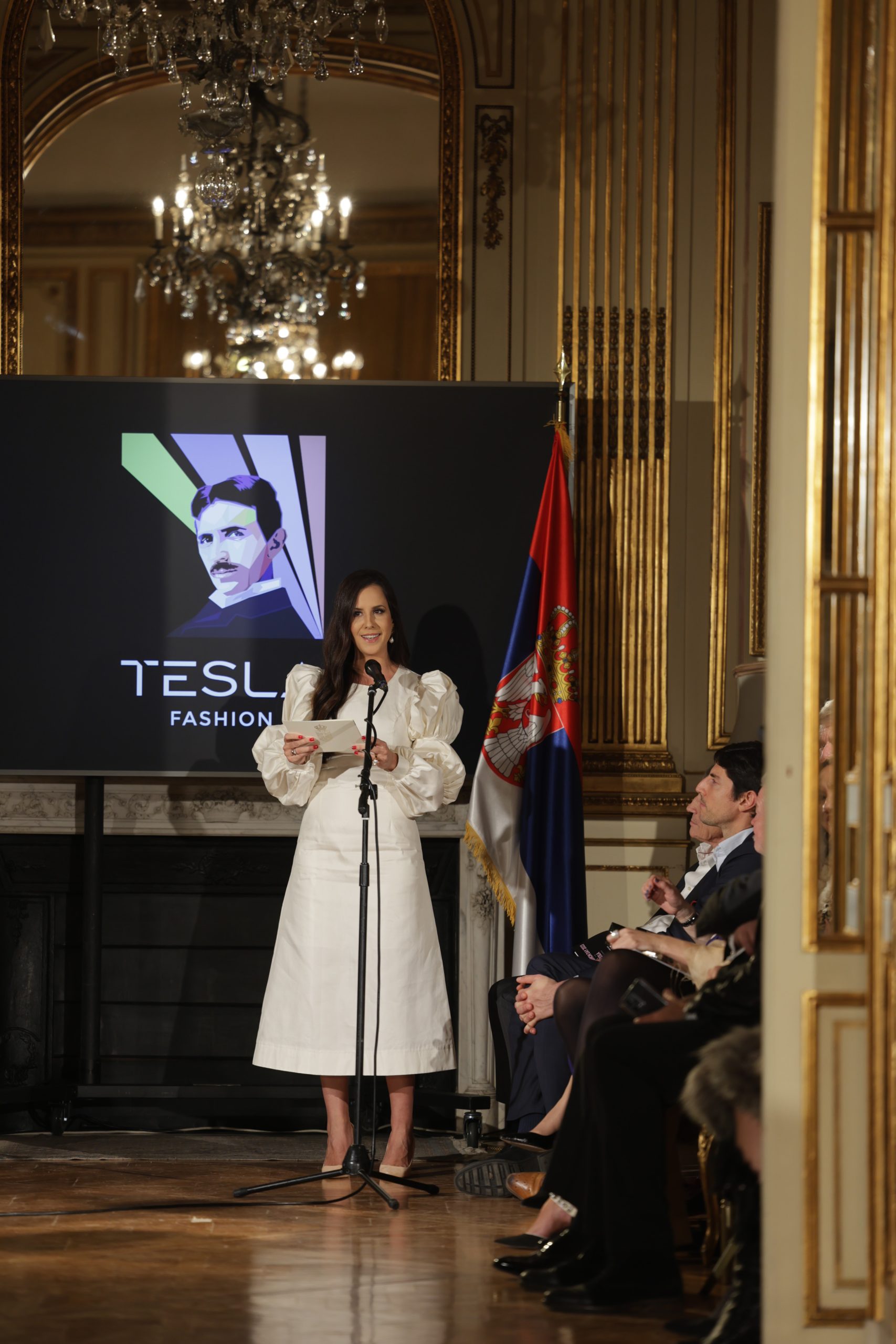 Srpski dizajneri oduševili parisku publiku spektakularnim revijama u okviru 7. Serbian Fashion Day-a 2 010A1667 scaled