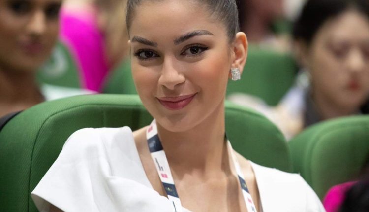 Anja Radic 10