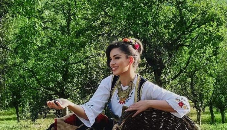Anja Radic 5