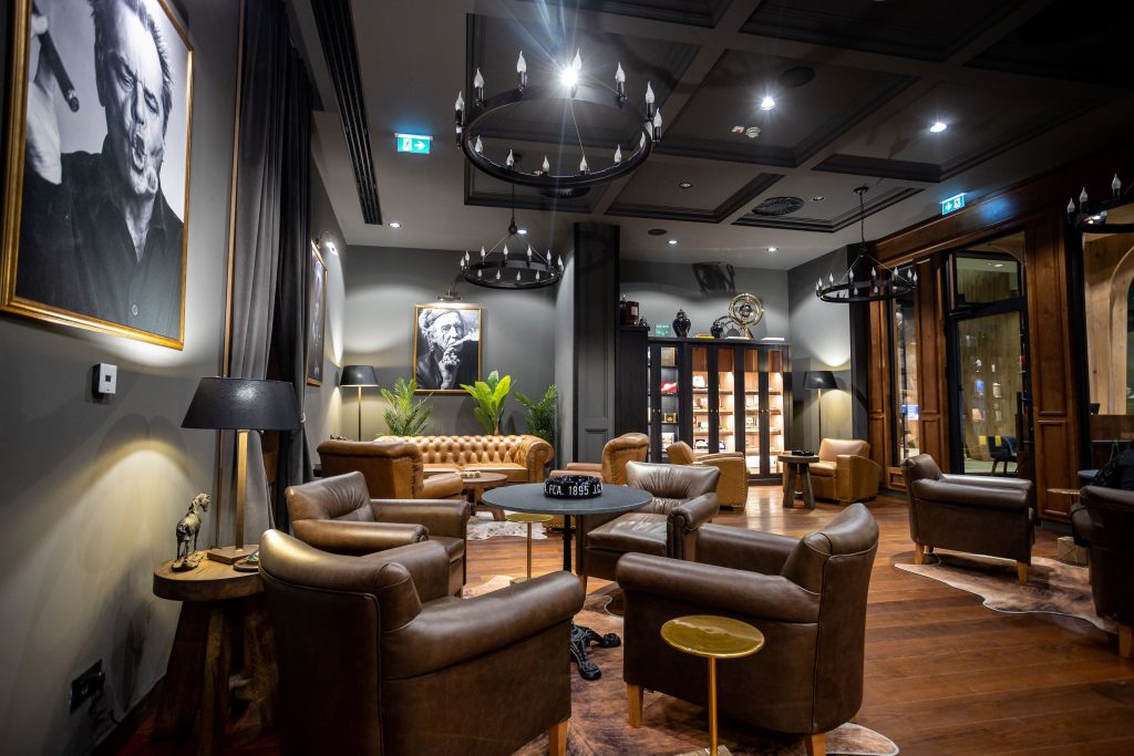 LIBERTADOR Cigar Bar Lounge