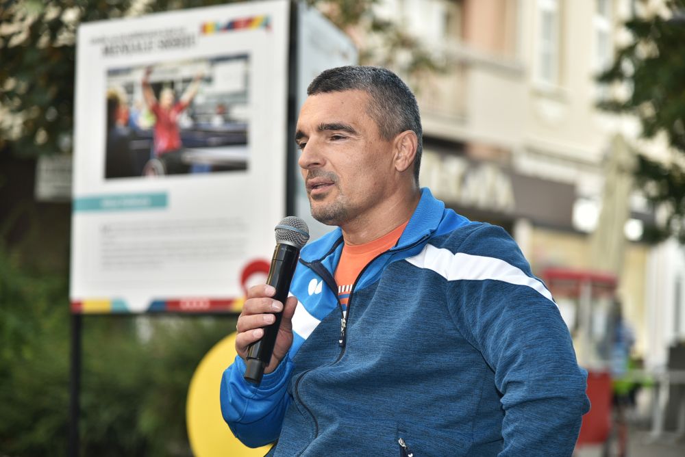 OSOBE SA INVALIDITETOM KOJE MENJAJU SVE(S)T - Svetski a naši paraplegičari 3 m 1