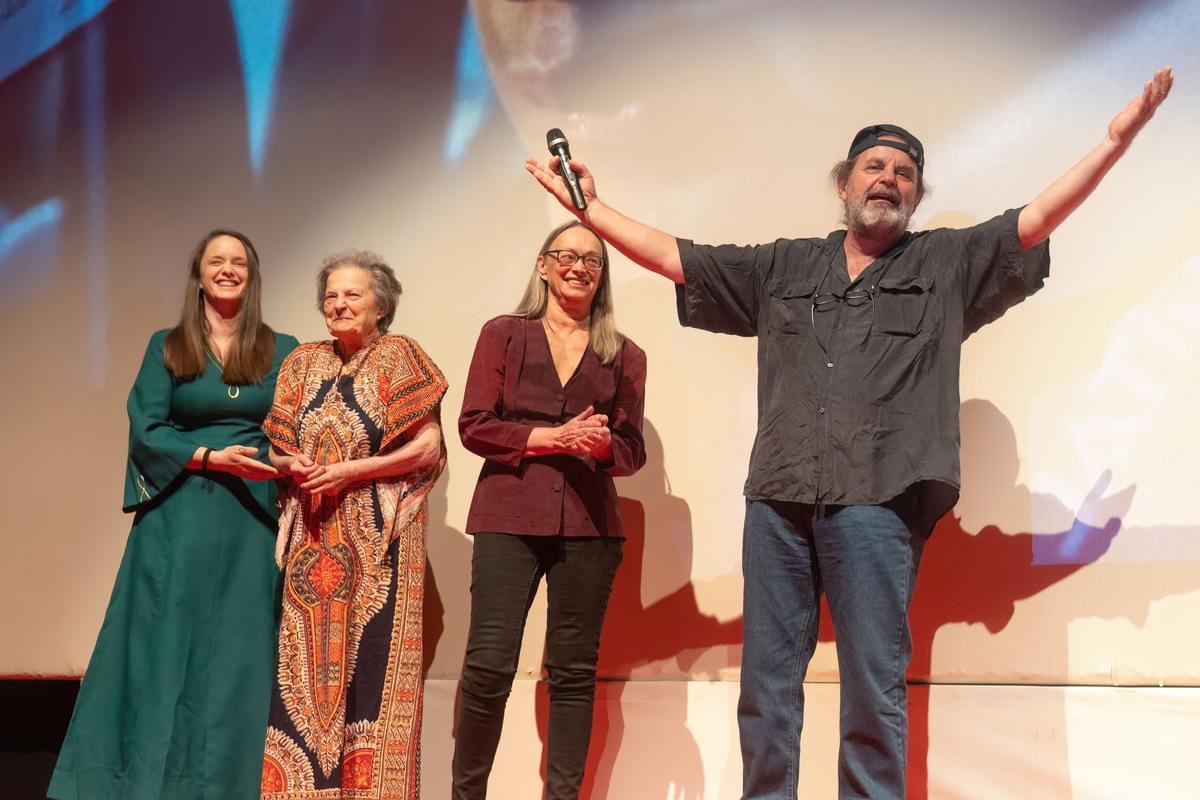 "Kako biti Slobodan?" oduševio beogradsku publiku - Stigla i specijalna nagrada žirija Beldocsa 1 porodica Kovacevic na premijeri