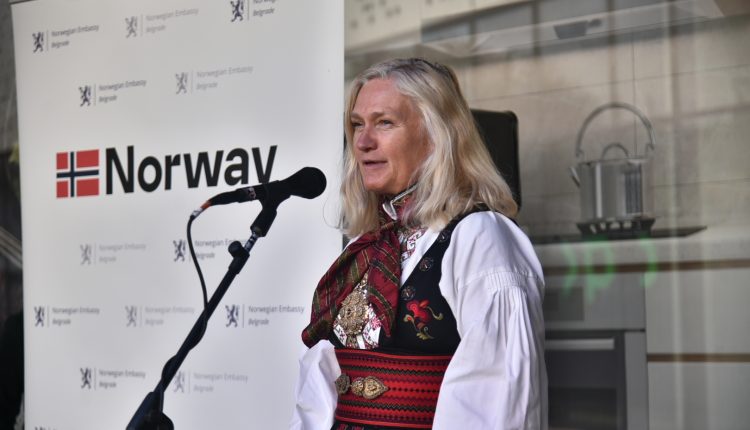 DSC 2323