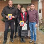 DECEMBARSKI ZAGRLJAJ: Color Press Grupa u poseti domovima za decu, stare i beskućnike 2 471236816 10162457016209391 3878659878644548109 n